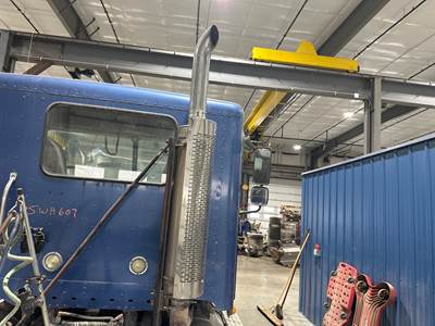 Freightliner Columbia 120 Exhaust Assembly