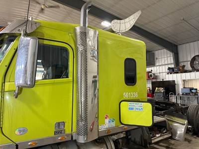 Freightliner Coronado 122 SD Exhaust Assembly for a Freightliner 122SD