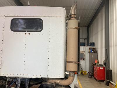 Kenworth T600 Exhaust Assembly