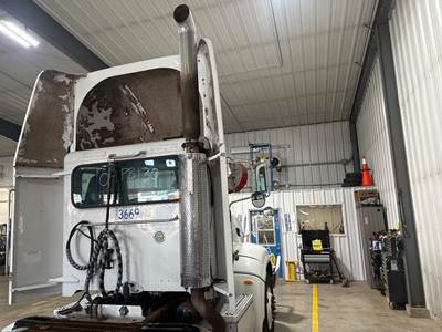 Peterbilt 386 Exhaust Assembly