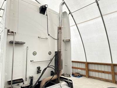 Peterbilt 587 Exhaust Assembly