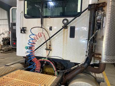 Caterpillar CT660 Exhaust Bracket