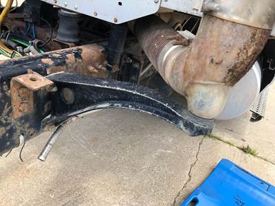 Freightliner Century Class 120 Exhaust Bracket for a Freightliner C120 Century