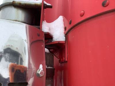 Freightliner Classic XL Exhaust Bracket