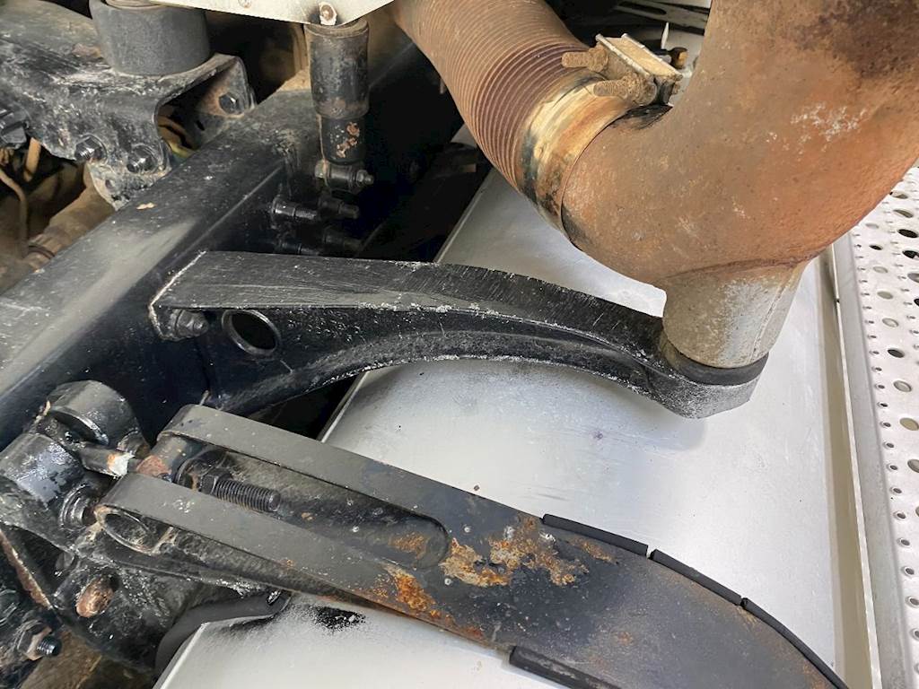 2007 Freightliner Columbia 120 Exhaust Bracket For Sale Spencer, IA