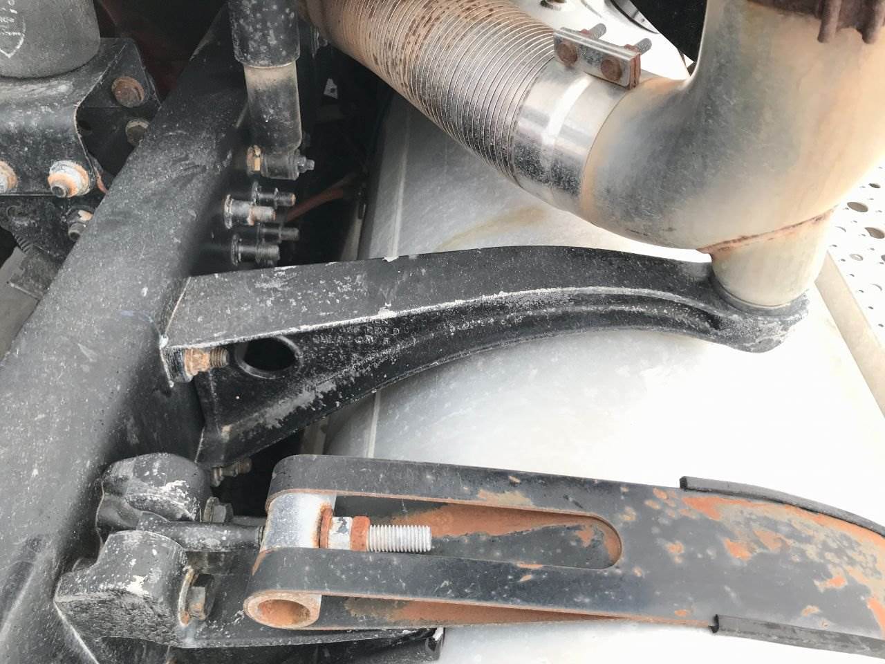 2006 Freightliner Columbia 120 Exhaust Bracket For Sale Council