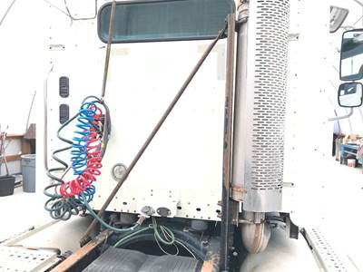 Freightliner Columbia 120 Exhaust Bracket