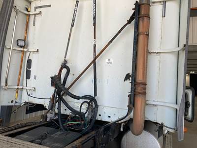 Freightliner Columbia 120 Exhaust Bracket