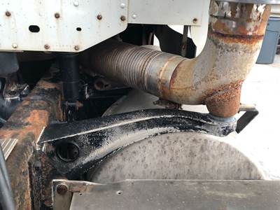 Freightliner Columbia 120 Exhaust Bracket