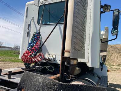 Freightliner Columbia 120 Exhaust Bracket