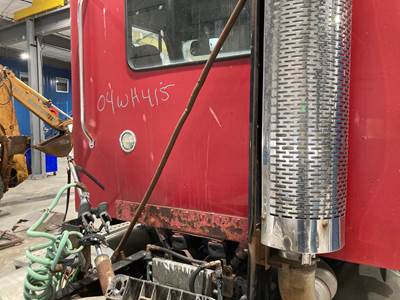 Freightliner Columbia 120 Exhaust Bracket