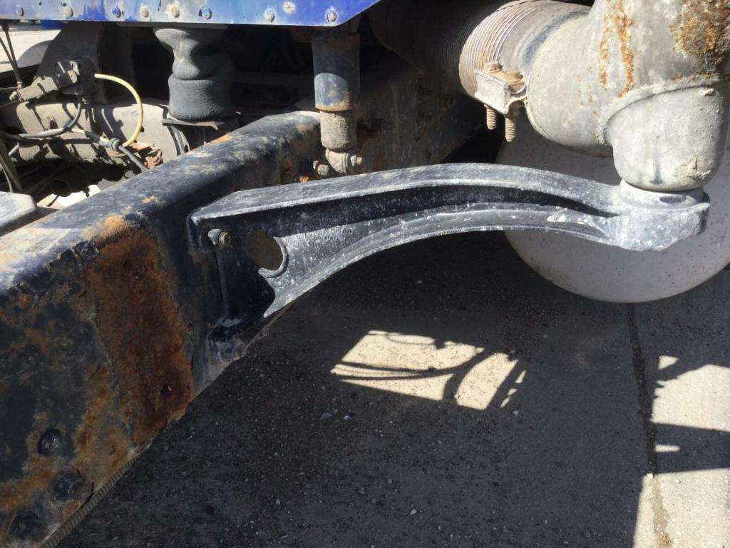 2005 Freightliner Columbia 120 Exhaust Bracket For Sale Des Moines