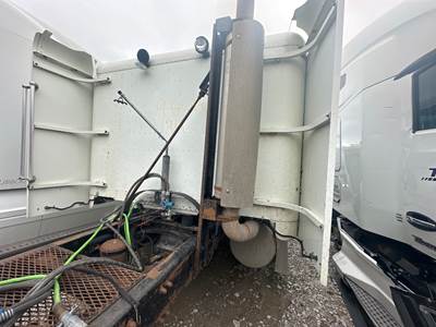 Freightliner FLD112 Exhaust Bracket