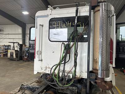 Freightliner FLD112 Exhaust Bracket