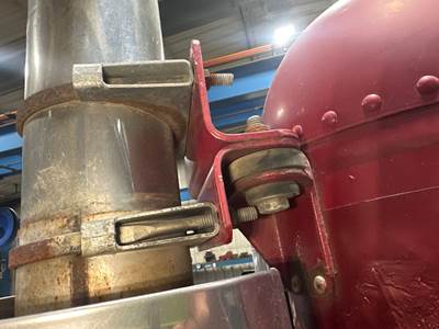 Freightliner FLD112 Exhaust Bracket