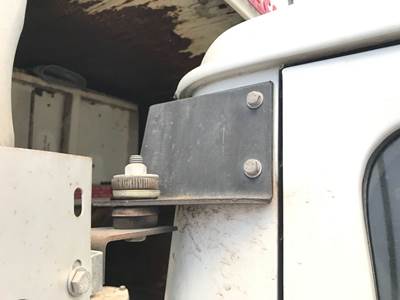 International 4900 Exhaust Bracket