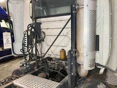 International 8600 Exhaust Bracket