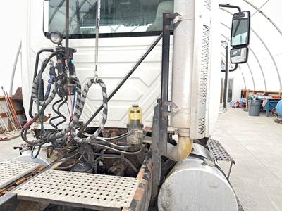 International 8600 Exhaust Bracket