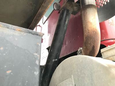 International 9200 Exhaust Bracket