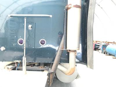 International 9200 Exhaust Bracket