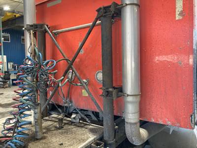 International 9200 Exhaust Bracket