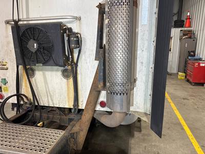 International 9200 Exhaust Bracket