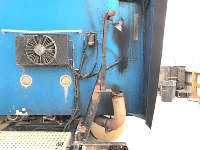 International 9400 Exhaust Bracket