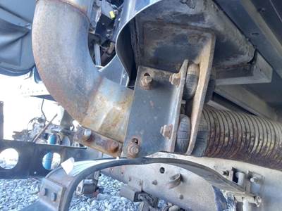 International 9400 Exhaust Bracket
