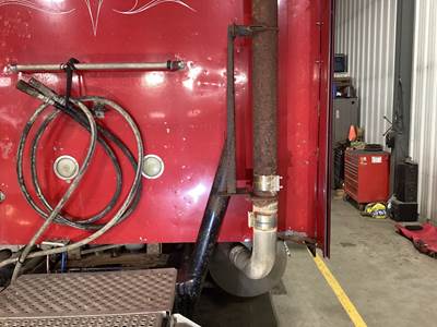 International 9400 Exhaust Bracket