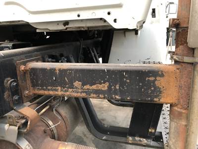 International DuraStar 4400 Exhaust Bracket for a International Durastar (4400)