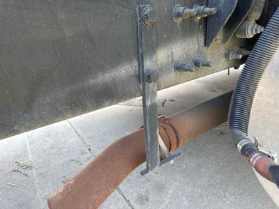 International LT Exhaust Bracket