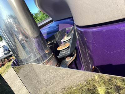 International LoneStar Exhaust Bracket