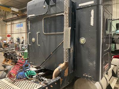 Kenworth T800 Exhaust Bracket