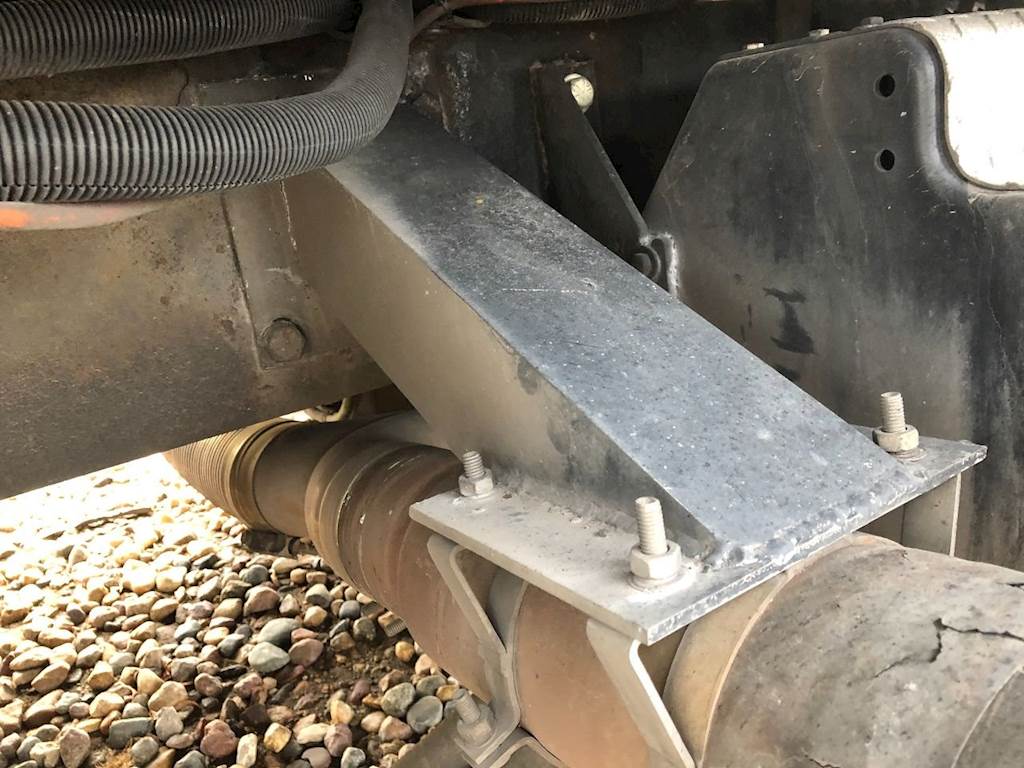 2006 Kenworth W900L Exhaust Bracket For Sale Spencer, IA 24951708