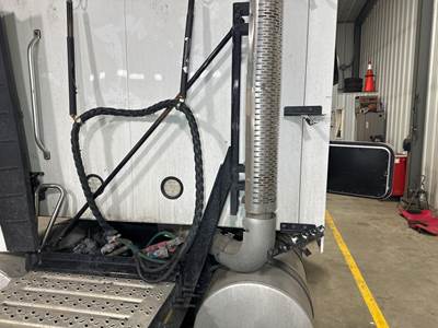 Mack AN (ANTHEM) Exhaust Bracket