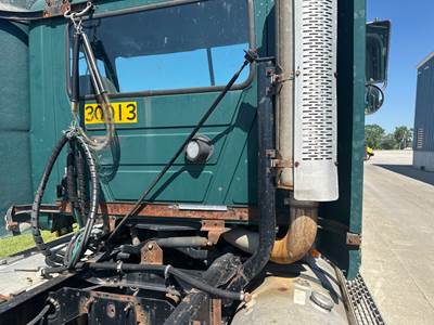 Mack CH Exhaust Bracket