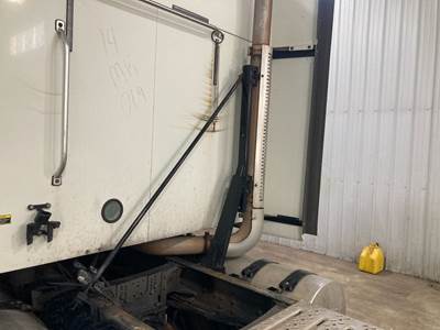 Mack CXU Exhaust Bracket