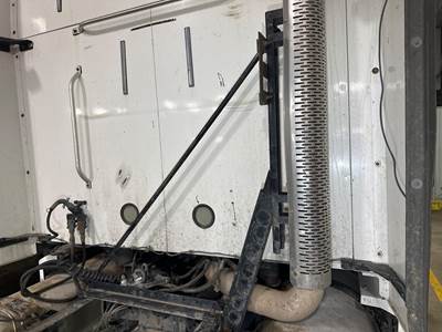 Mack CXU Exhaust Bracket