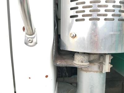 Sterling L9513 Exhaust Bracket