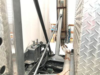 Volvo N12 Exhaust Bracket