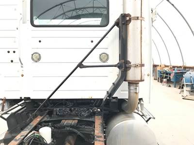 Volvo VNL Exhaust Bracket