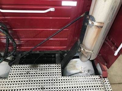 Volvo VNL Exhaust Bracket