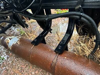 Volvo VNL Exhaust Bracket