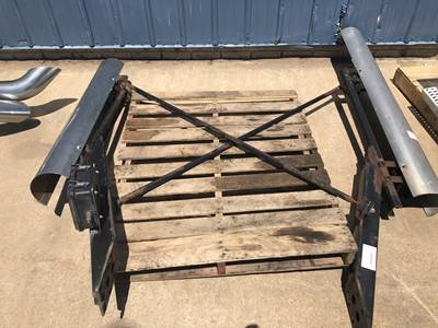 Volvo VNL Exhaust Bracket