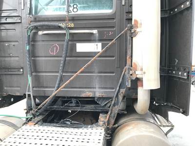 Volvo VNM Exhaust Bracket