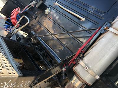 Volvo VNM Exhaust Bracket