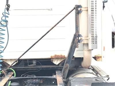 Volvo VNM Exhaust Bracket