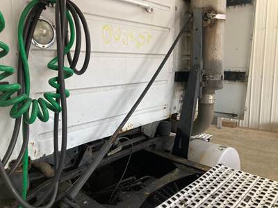 Volvo VNM Exhaust Bracket