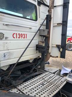 Volvo VNM Exhaust Bracket