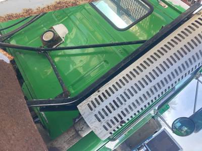 Volvo WCA Exhaust Bracket